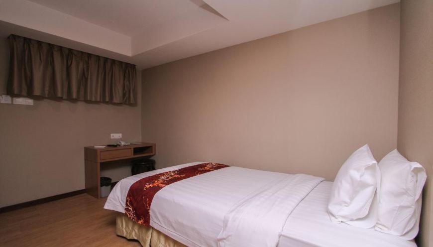 Likas Square - Kk Spacious Homestay Kota Kinabalu Buitenkant foto